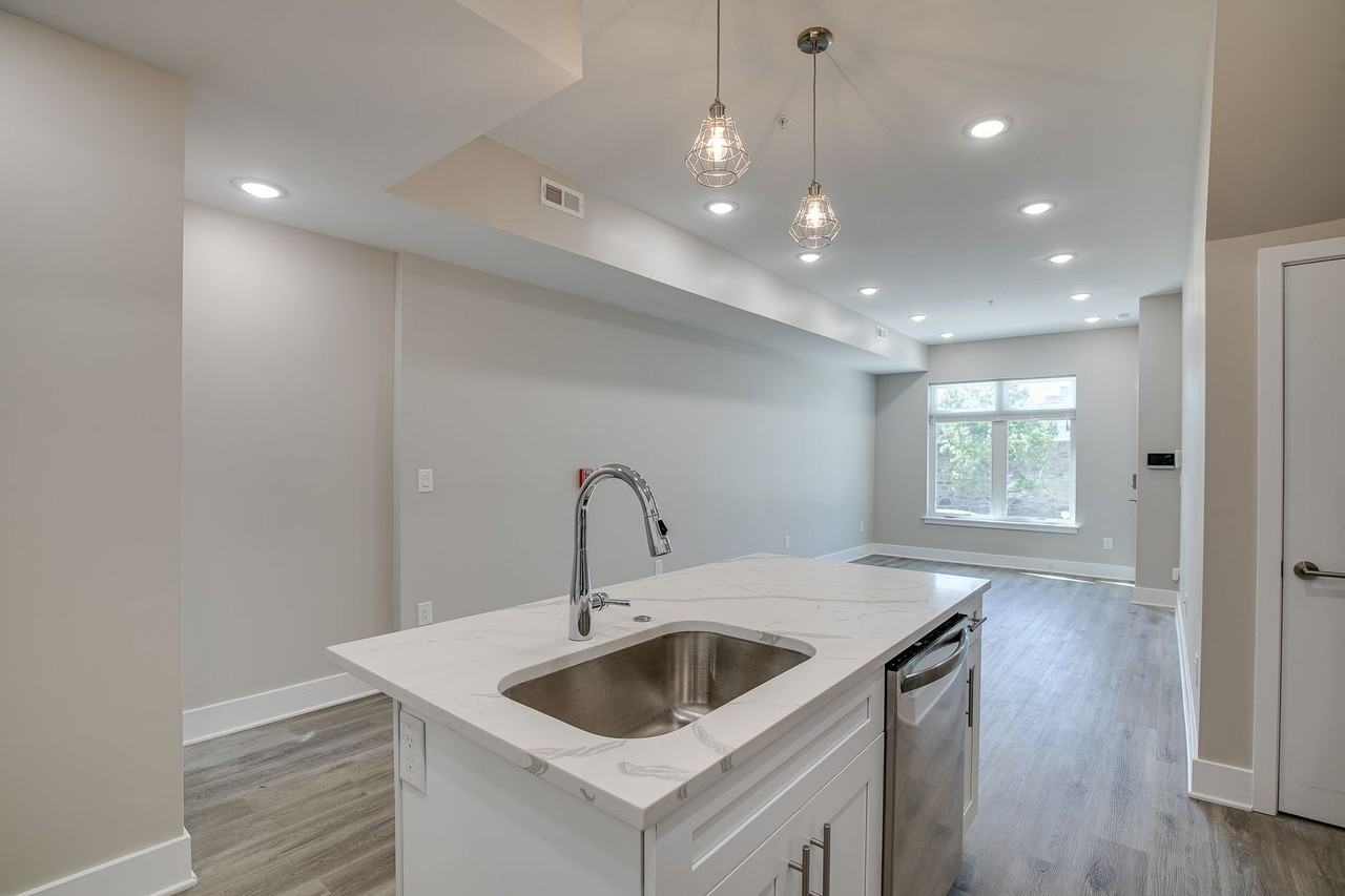 2017 N College Ave - Photo 6 of 50