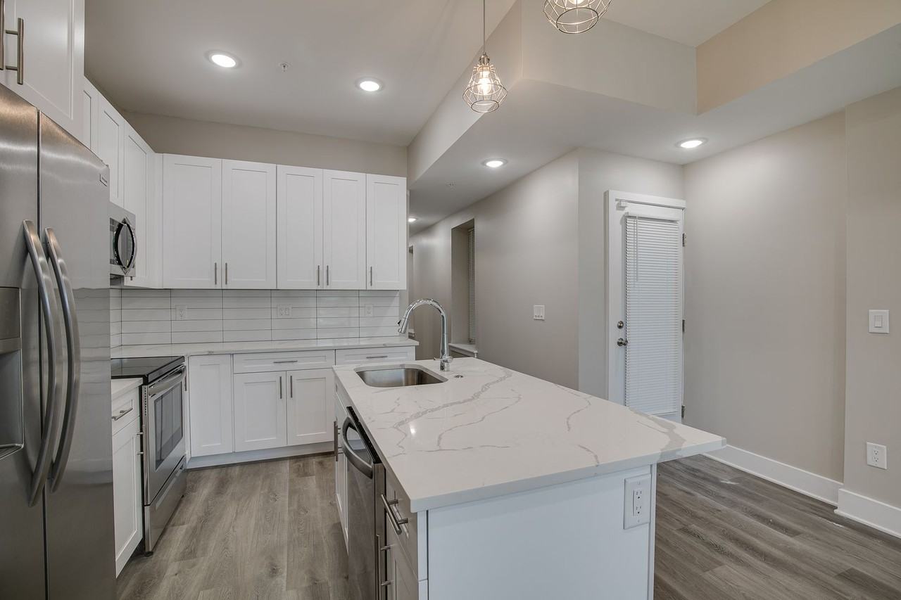 2017 N College Ave - Photo 7 of 50