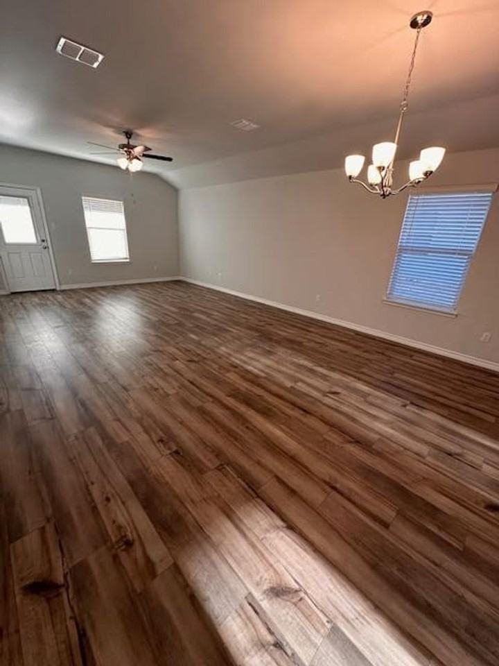 10908 Worthington St - Photo 7 of 22