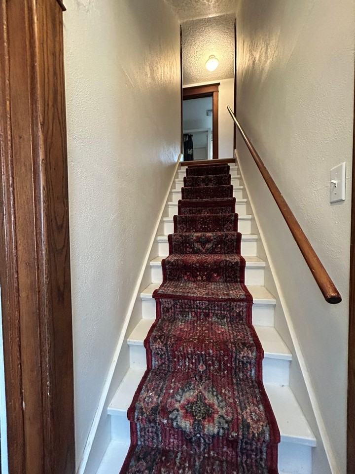 2204 Franklin Street - Photo 6 of 8