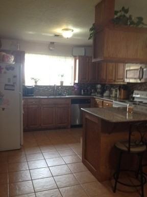 301 N Sycamore St - Photo 2 of 3