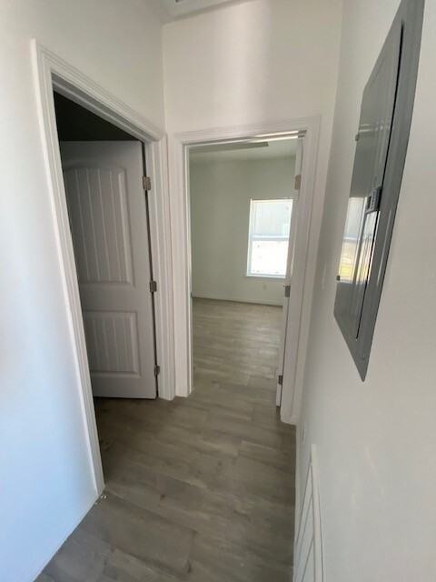 Oak's on Mile 7 - Photo 6 of 27