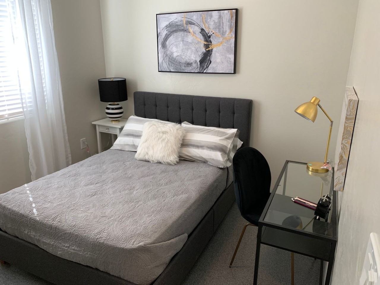 4B4B Unit at 315 N Park Ave - Photo 2 of 9