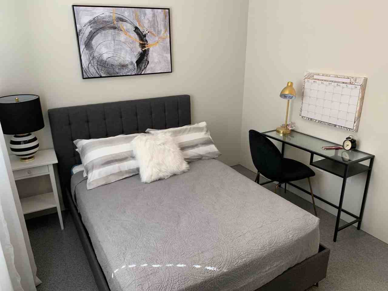 4B4B Unit at 315 N Park Ave - Photo 3 of 9