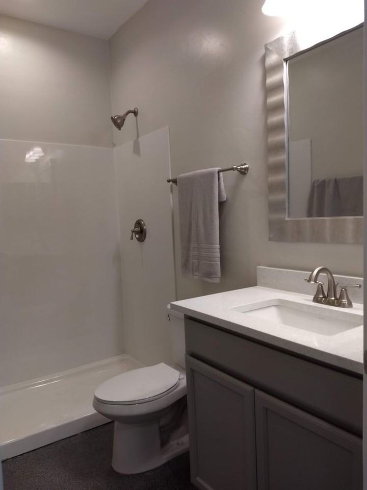 4B4B Unit at 315 N Park Ave - Photo 4 of 9