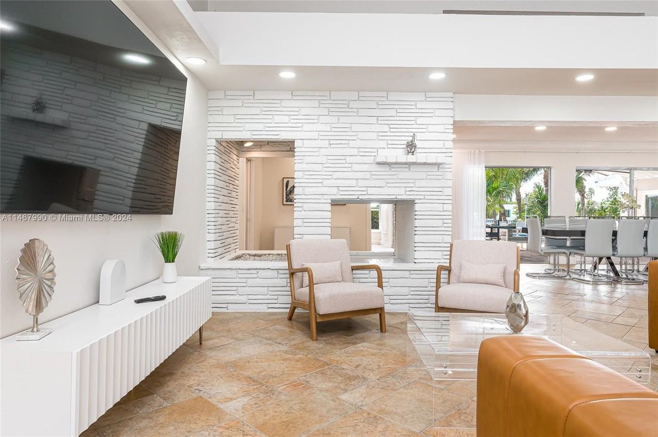 2500 Ne 199th St - Photo 7 of 50