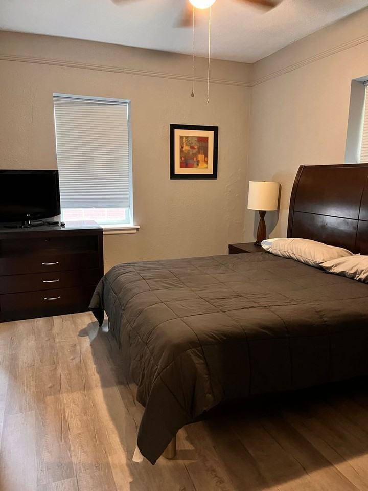 1201 East Broadway Avenue #D - Photo 3 of 6