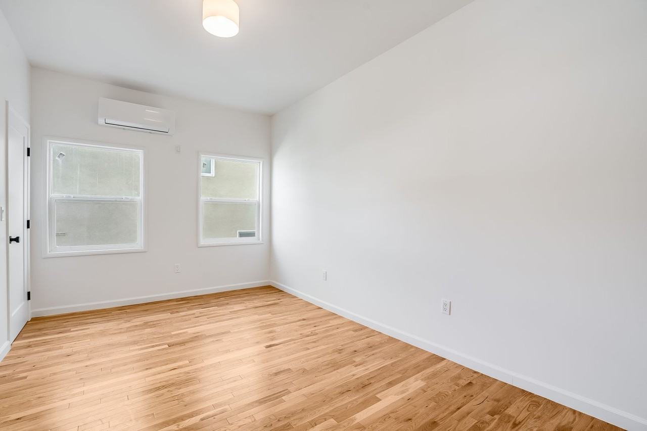 3315 Larissa Drive - Photo 7 of 21