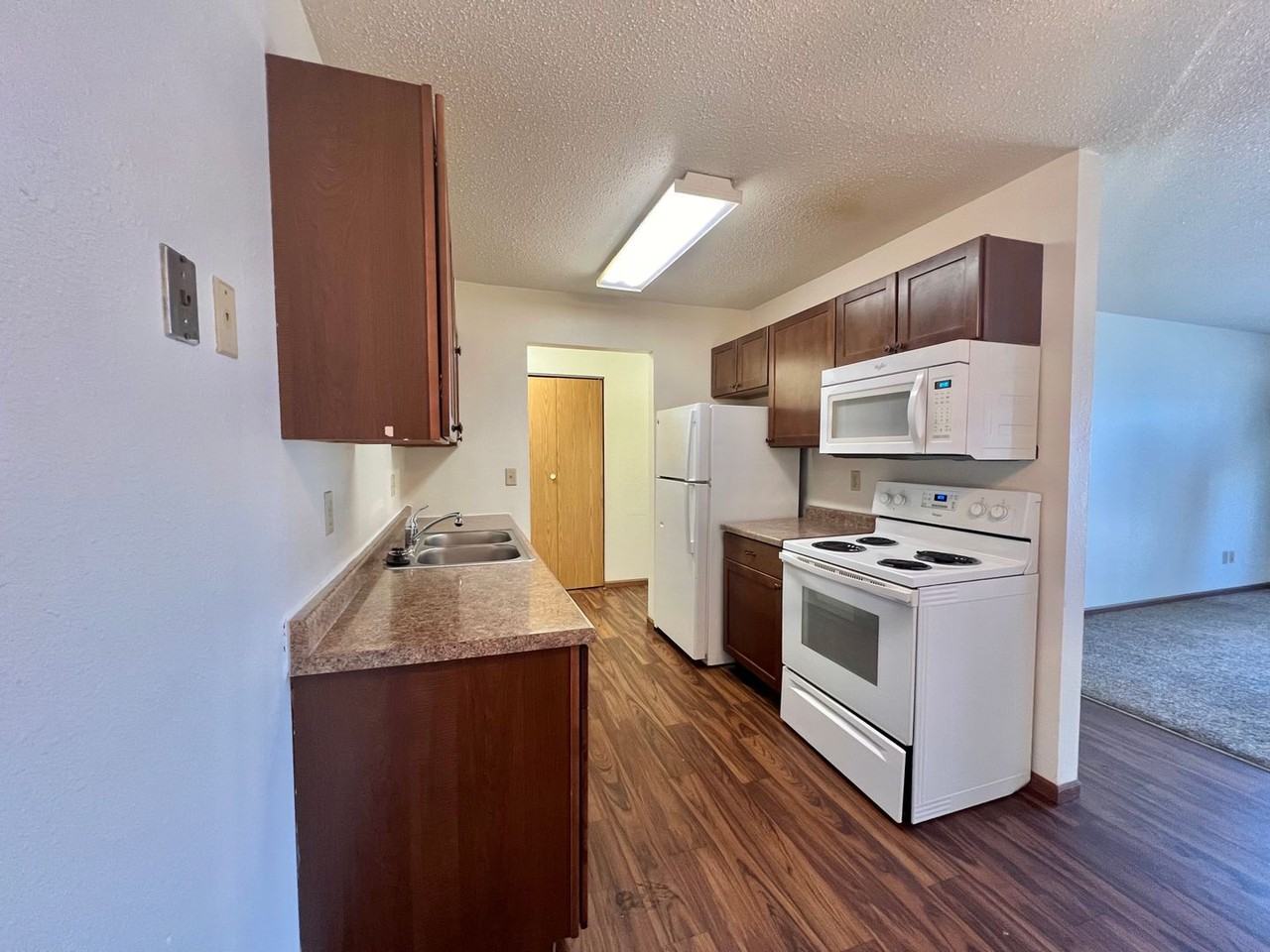 1422-32 - Photo 4 of 16