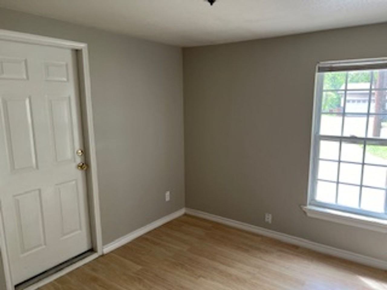 1412 Michial St - Photo 4 of 8