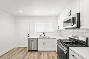 featured image of 3504 Sandwood St