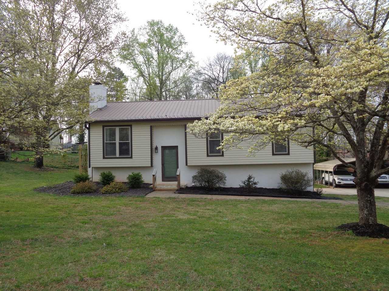 5048 Wrangler Dr - Photo 3 of 19