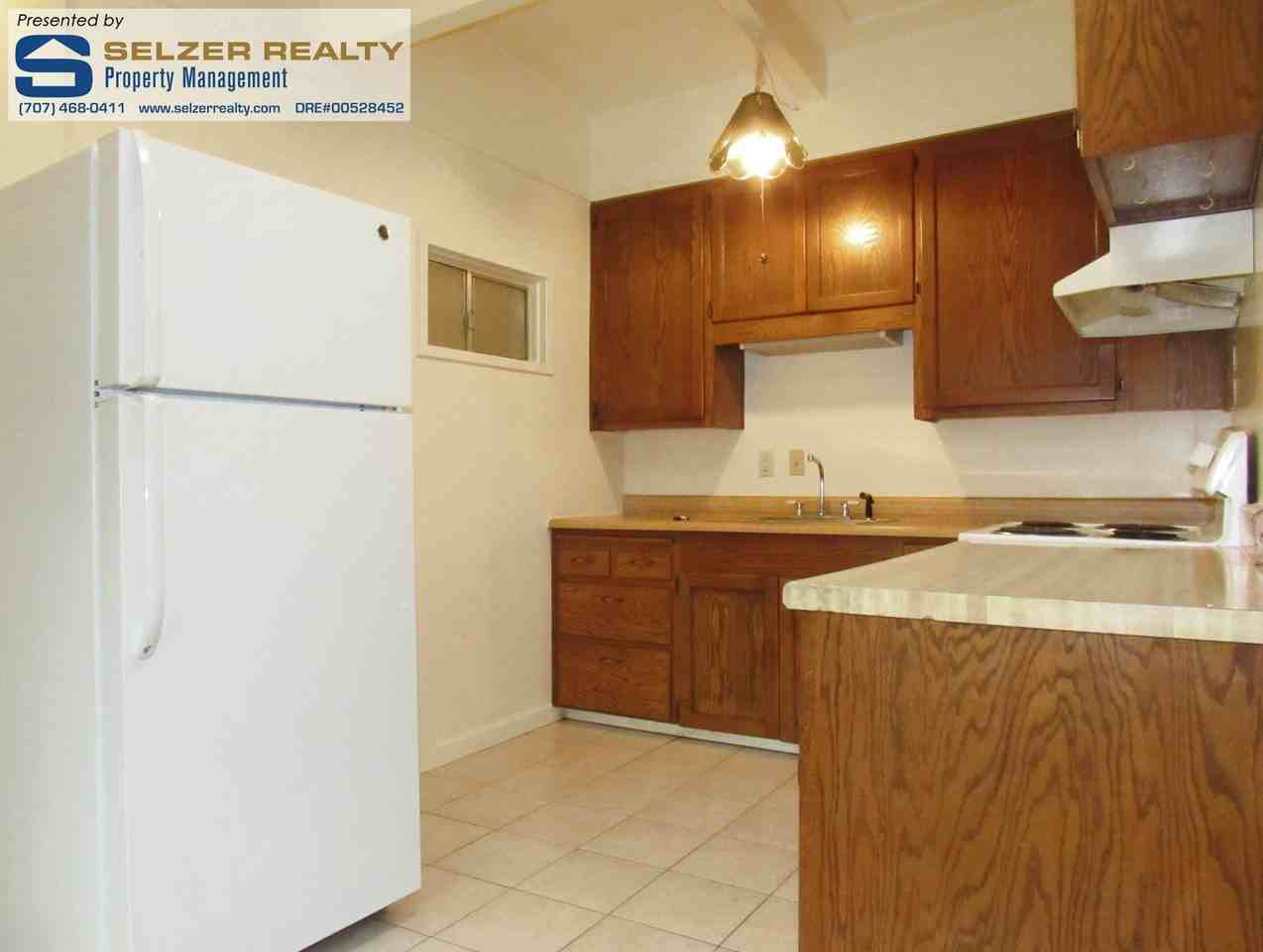 521 Redwood Ave - Photo 5 of 13