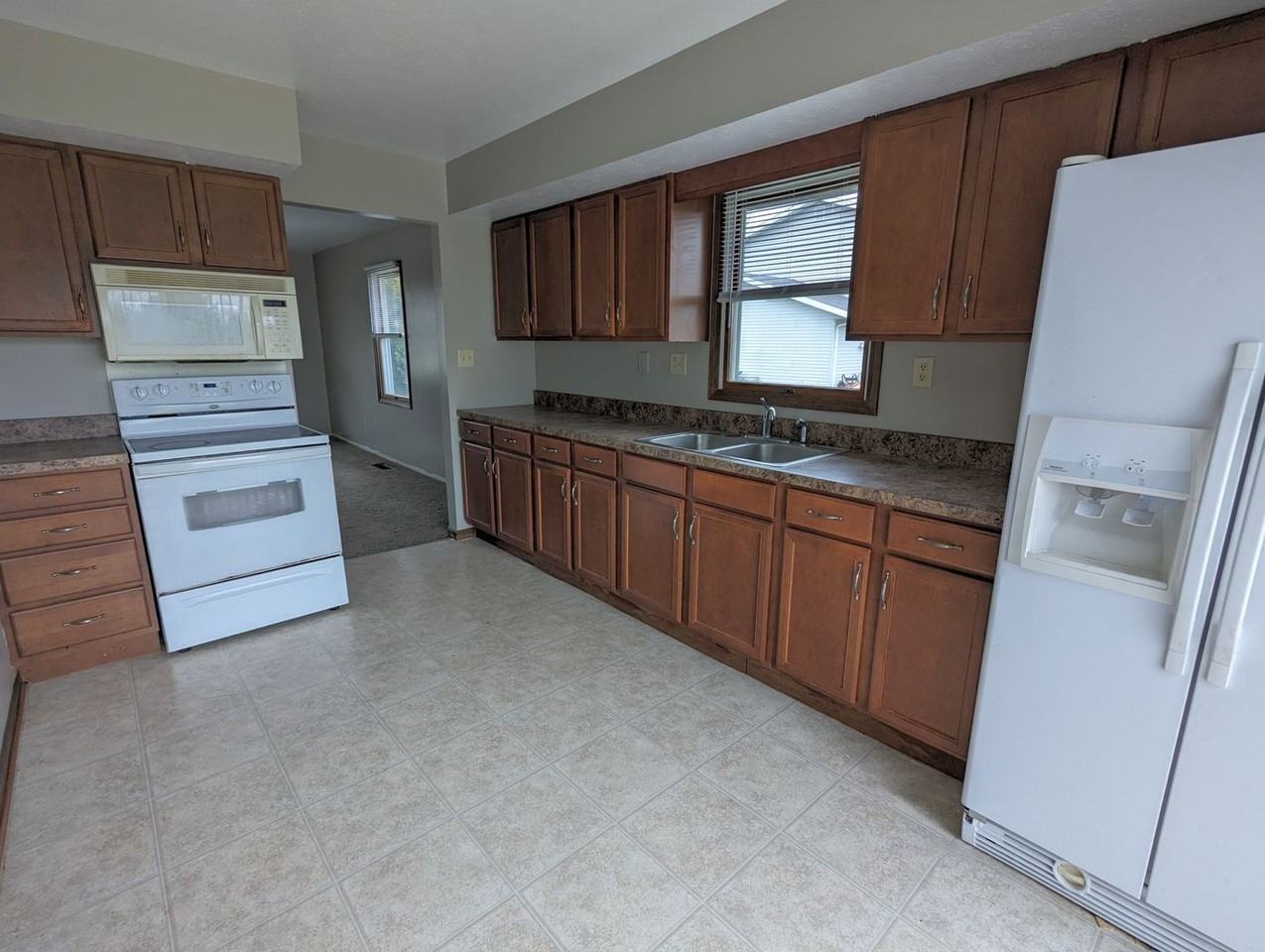 1810 Howard Court - Photo 2 of 9