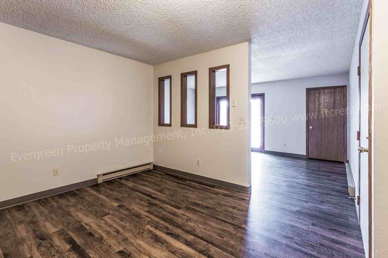 348 Terri Dr - Photo 2 of 23