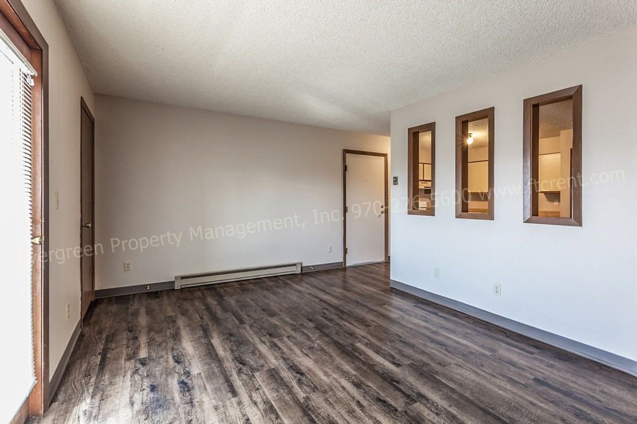 348 Terri Dr - Photo 3 of 23