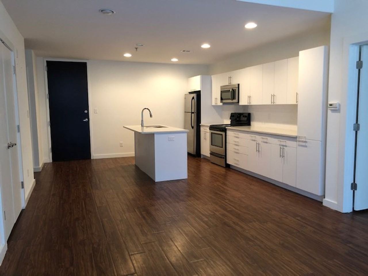 EPH 36, LLC (MacArthur Commons Apartments) - Photo 4 of 10