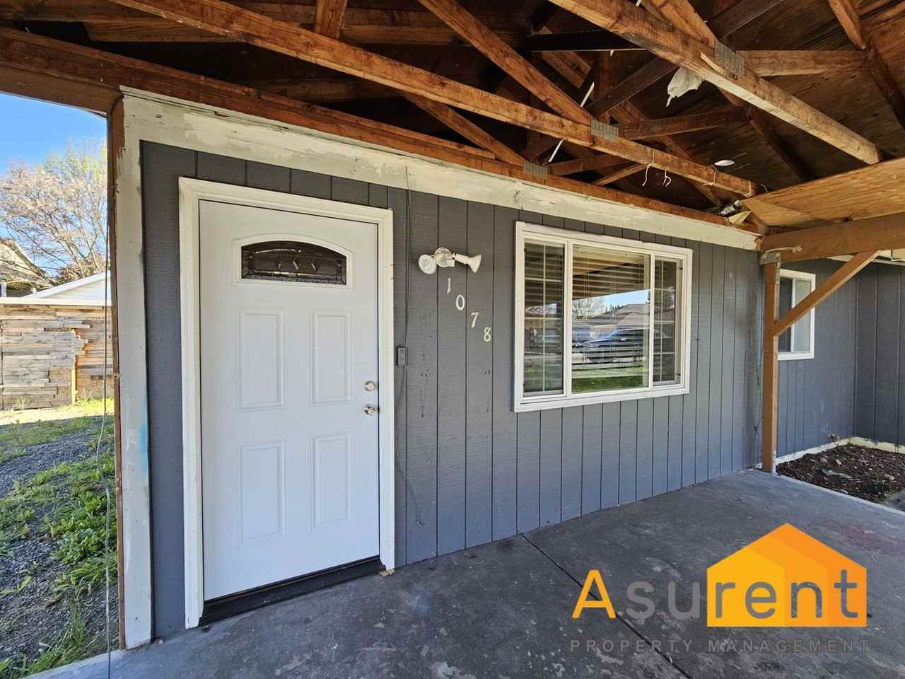 1078 Sunrise Way - Photo 2 of 13