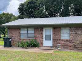 featured image of 135A Sycamore Ln