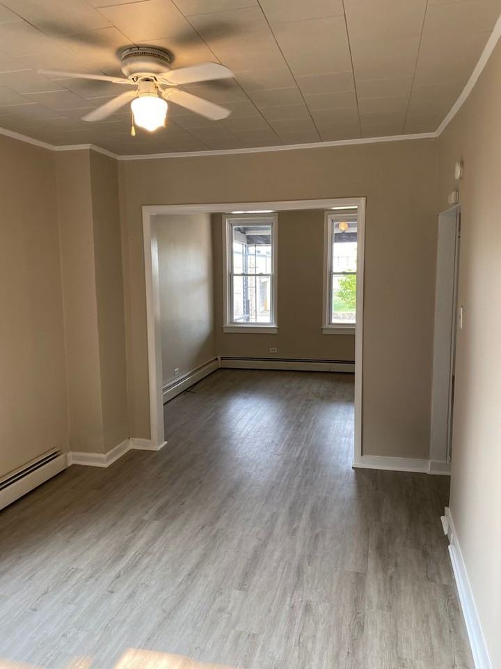 429 N 3rd St - Photo 3 of 22