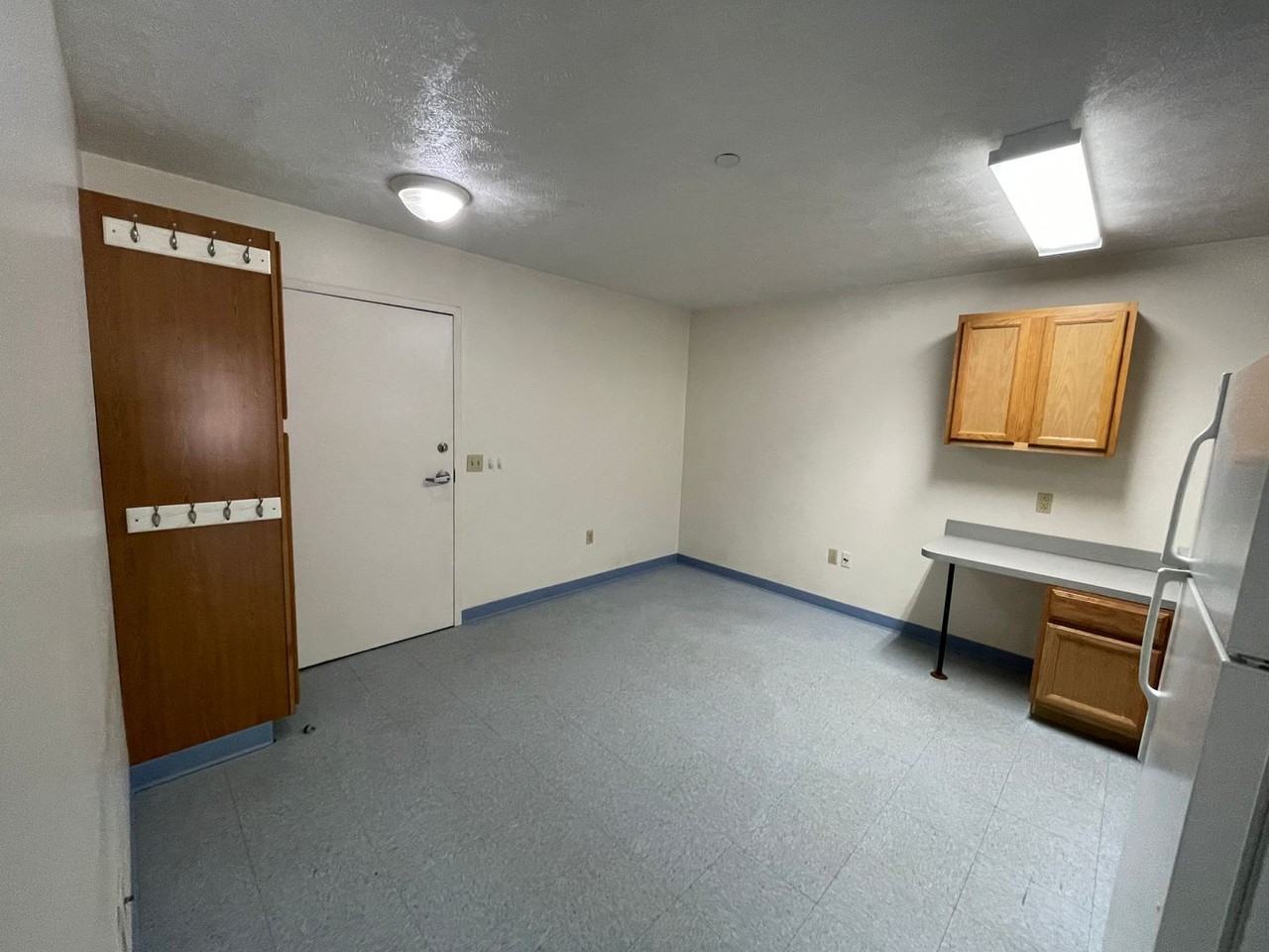 877 New Castle Rd - Photo 3 of 11