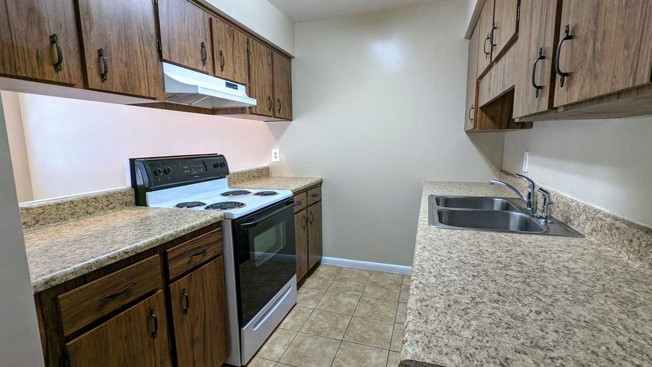 A4524 Suburban Apartments - Photo 6 of 16