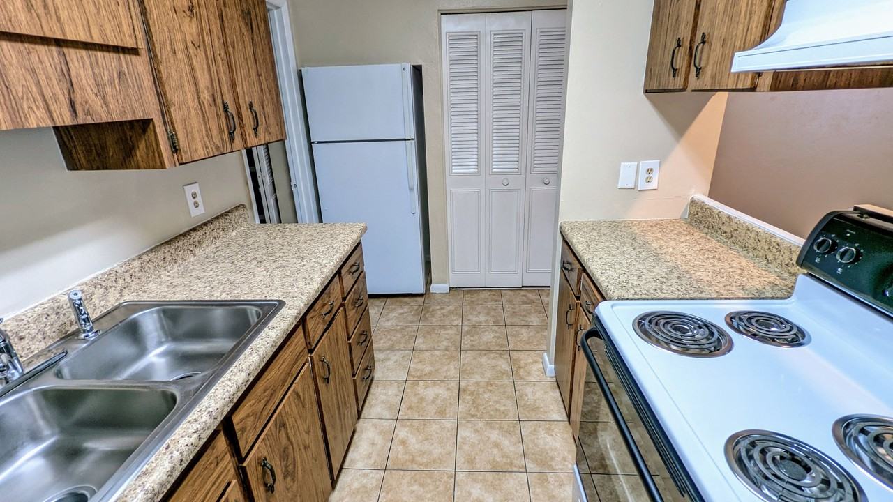 A4524 Suburban Apartments - Photo 7 of 16