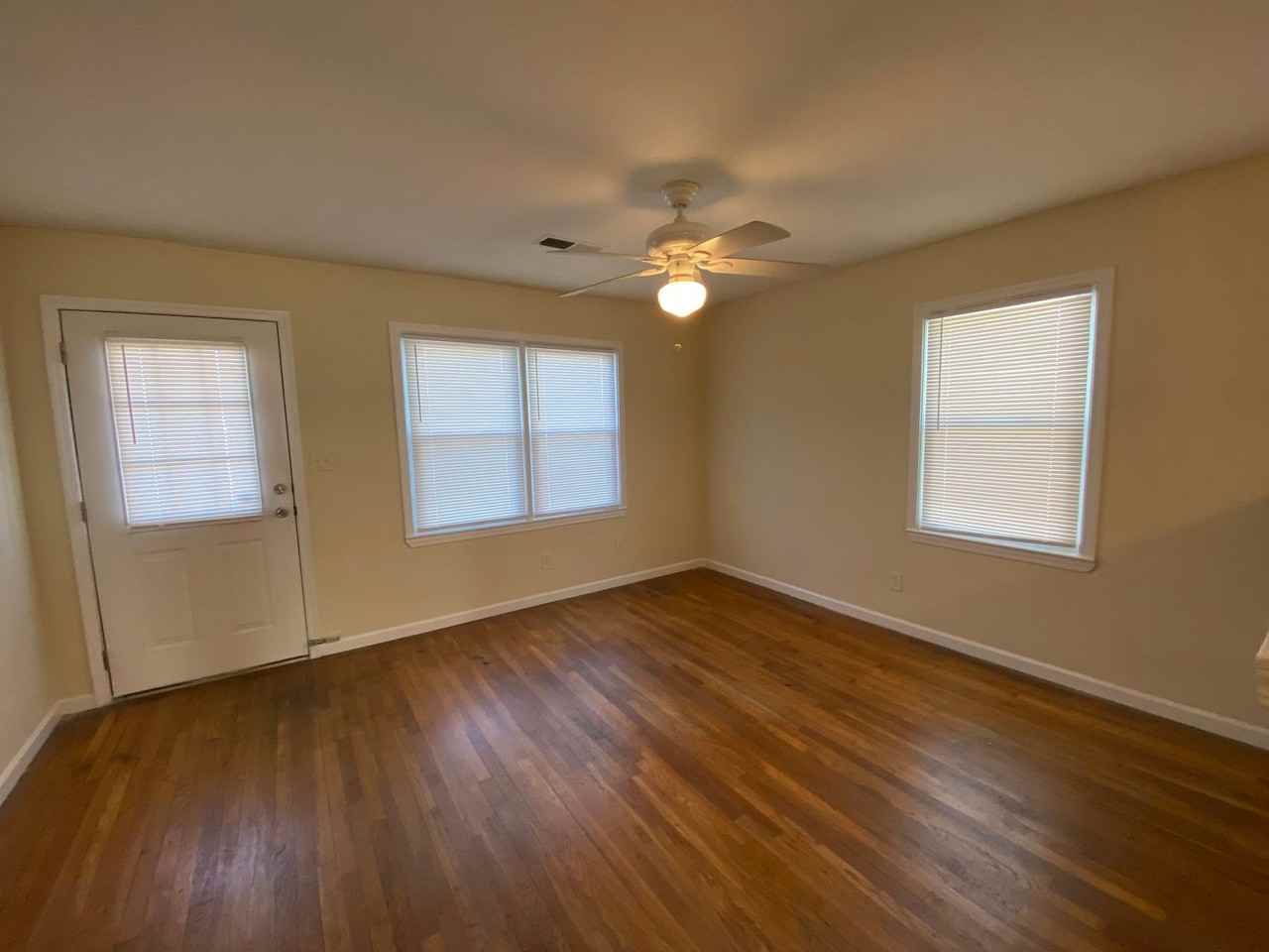 5931 5933 Peco - Photo 2 of 6