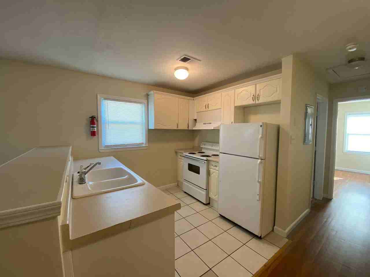 5931 5933 Peco - Photo 3 of 6