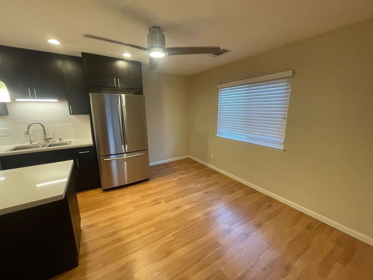 1229 Menlo Dr - Photo 4 of 18