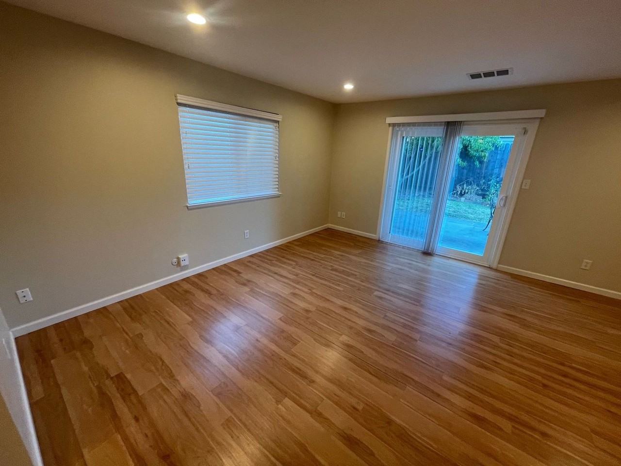 1229 Menlo Dr - Photo 7 of 18