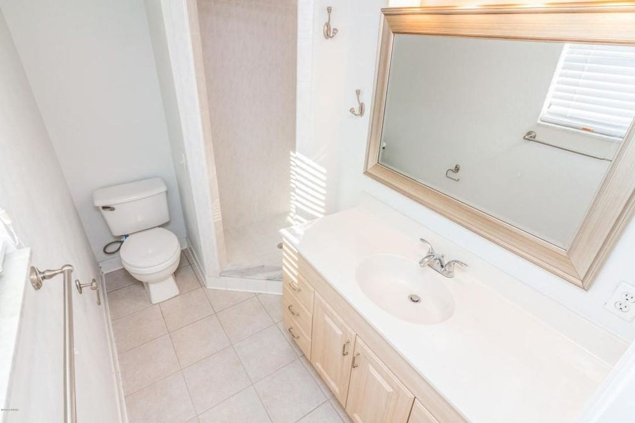 440 Nautilus Ave - Photo 3 of 20