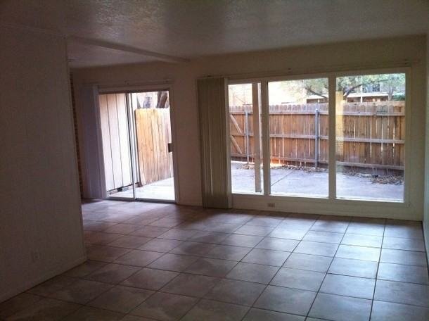 2600 Ivanhoe Ln - Photo 3 of 13