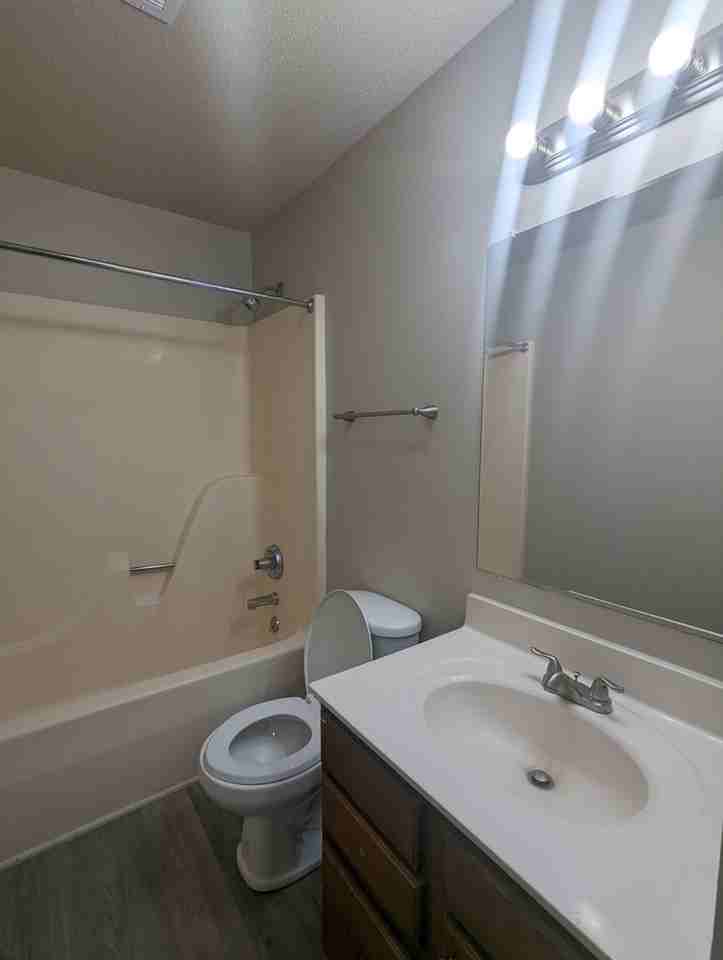 410 Center Ave. - Photo 2 of 19