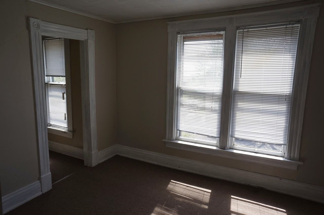 901 E 4th St - Photo 3 of 9