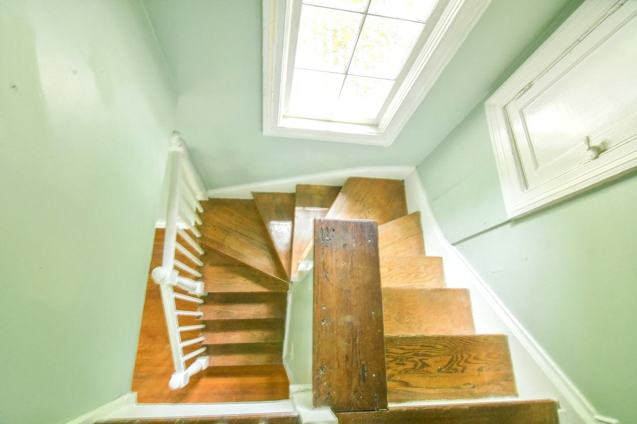 112 Cleveland Ave - Photo 3 of 10