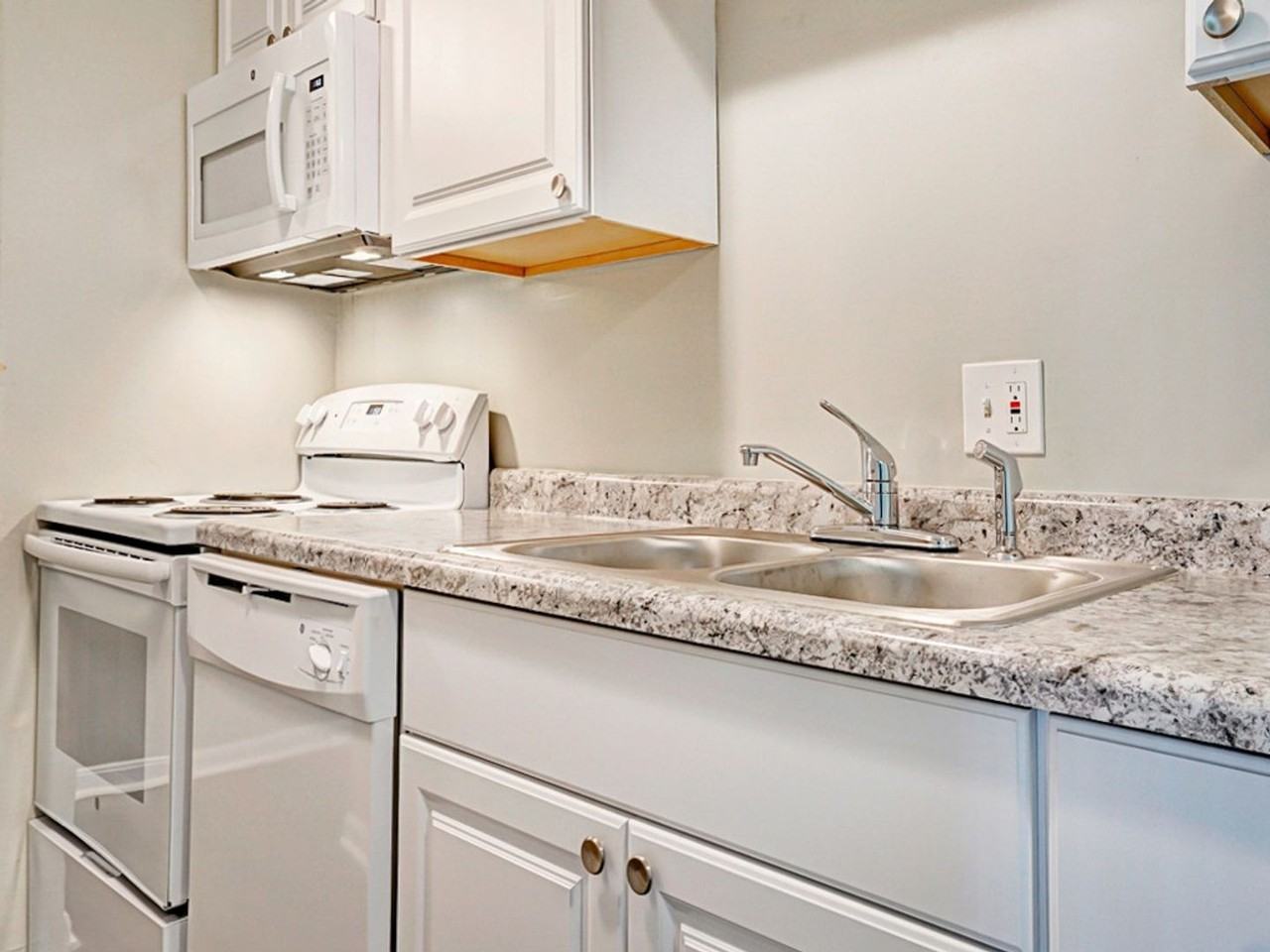 Groesbeck Gardens - Photo 7 of 14