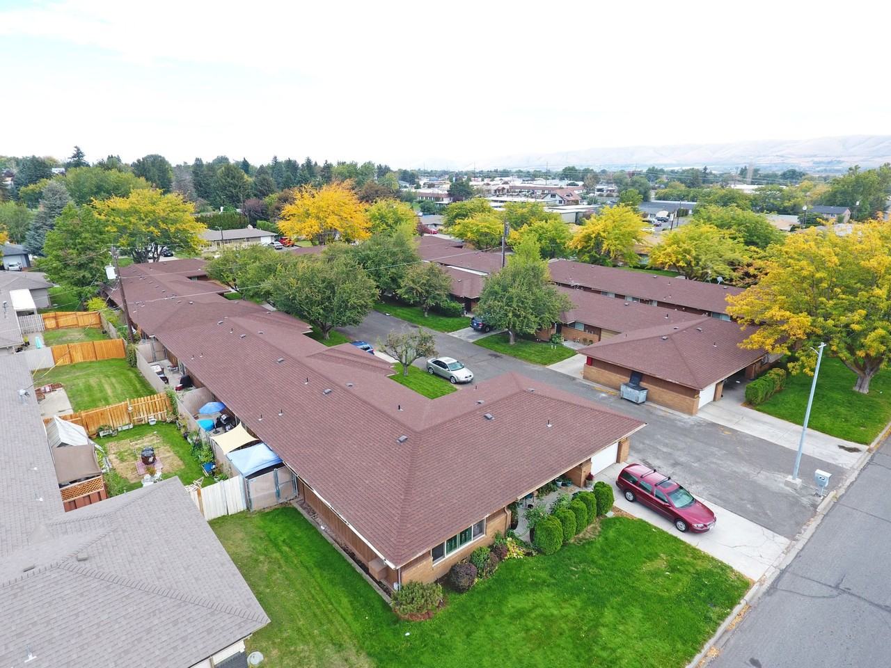 Mt Vista Condos - Photo 3 of 9