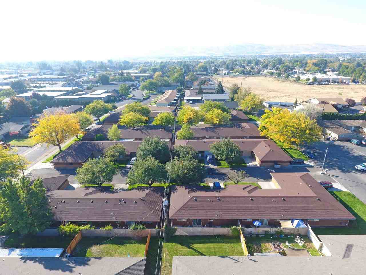 Mt Vista Condos - Photo 4 of 9