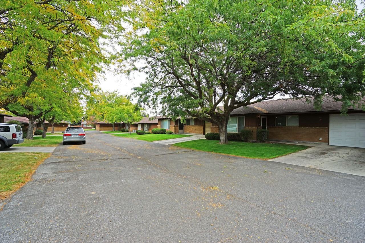 Mt Vista Condos - Photo 5 of 9