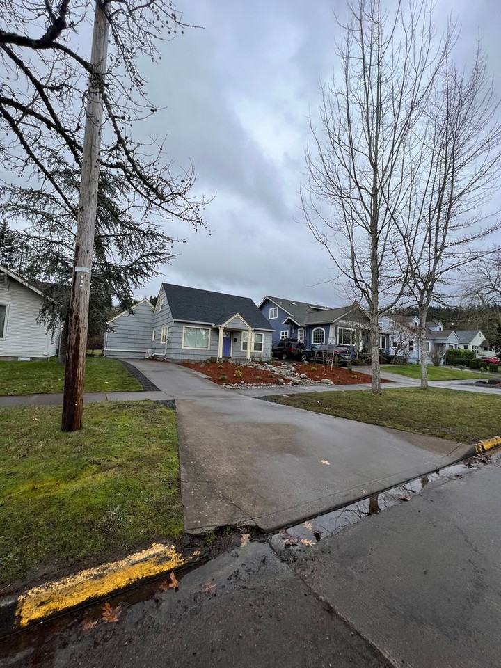 1793 Villard St - Photo 2 of 25