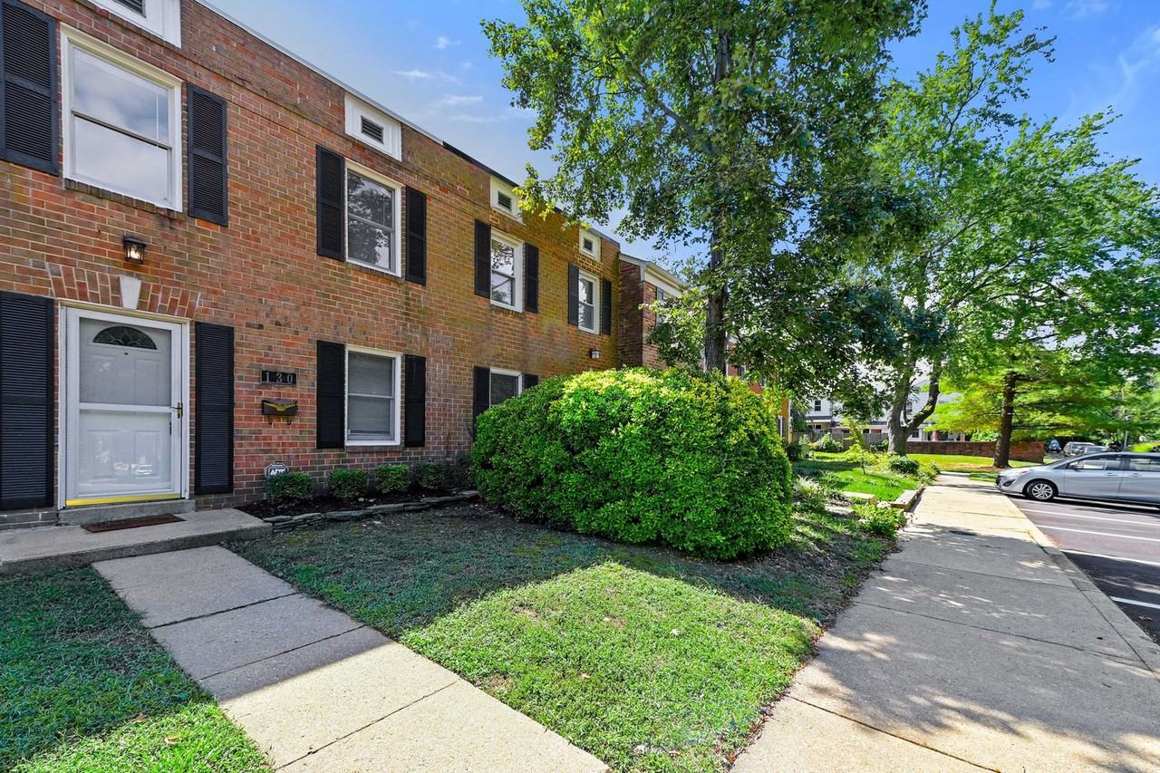 130 Dumbarton Dr - Photo 2 of 35