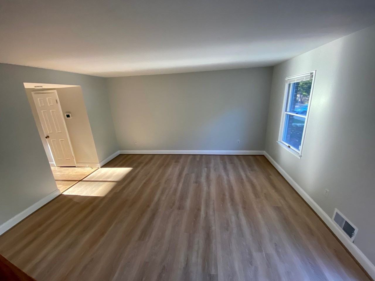 130 Dumbarton Dr - Photo 7 of 35