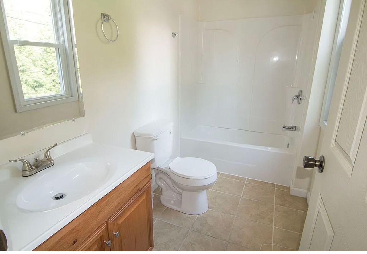 45 Sterling St - Photo 3 of 12