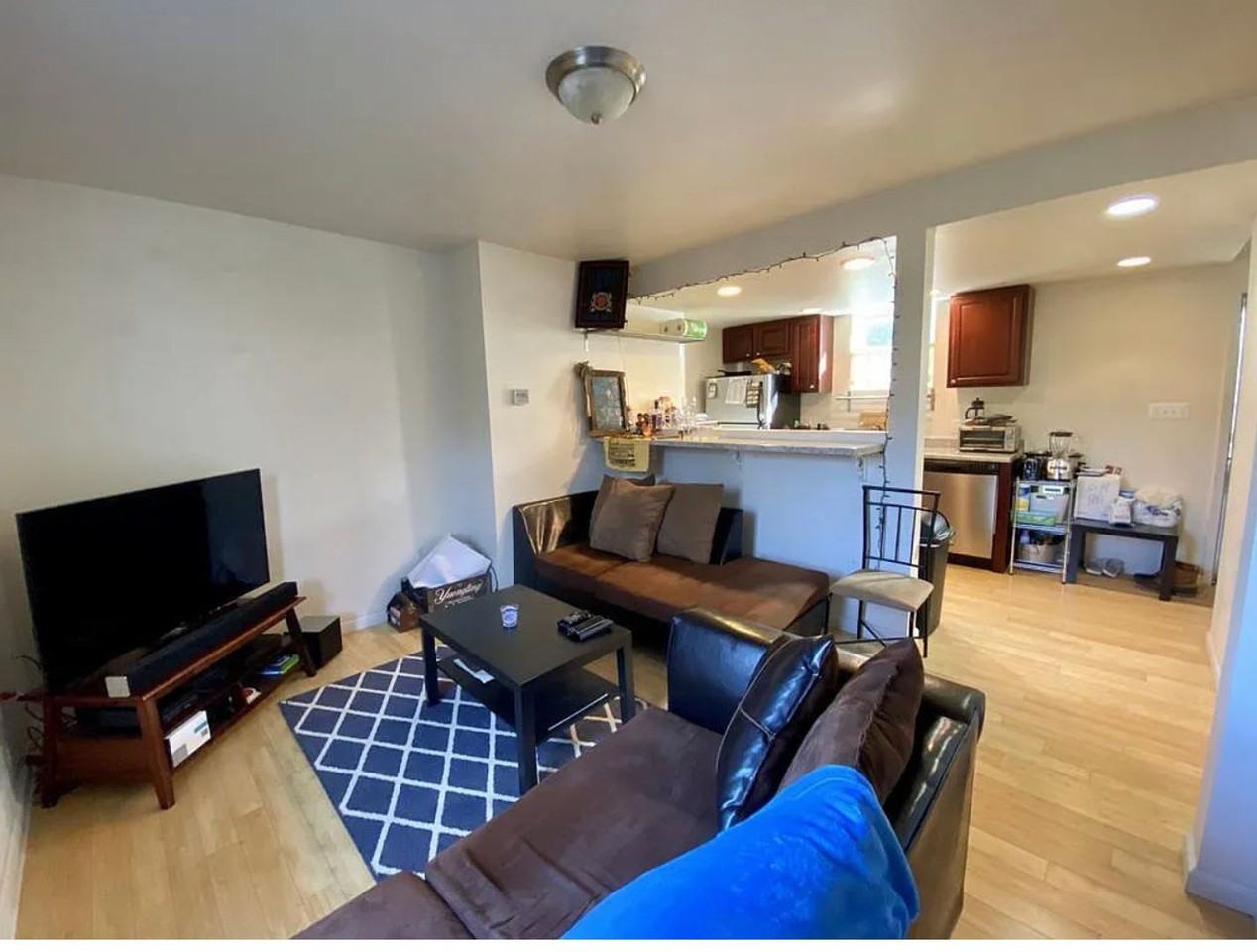 45 Sterling St - Photo 7 of 12