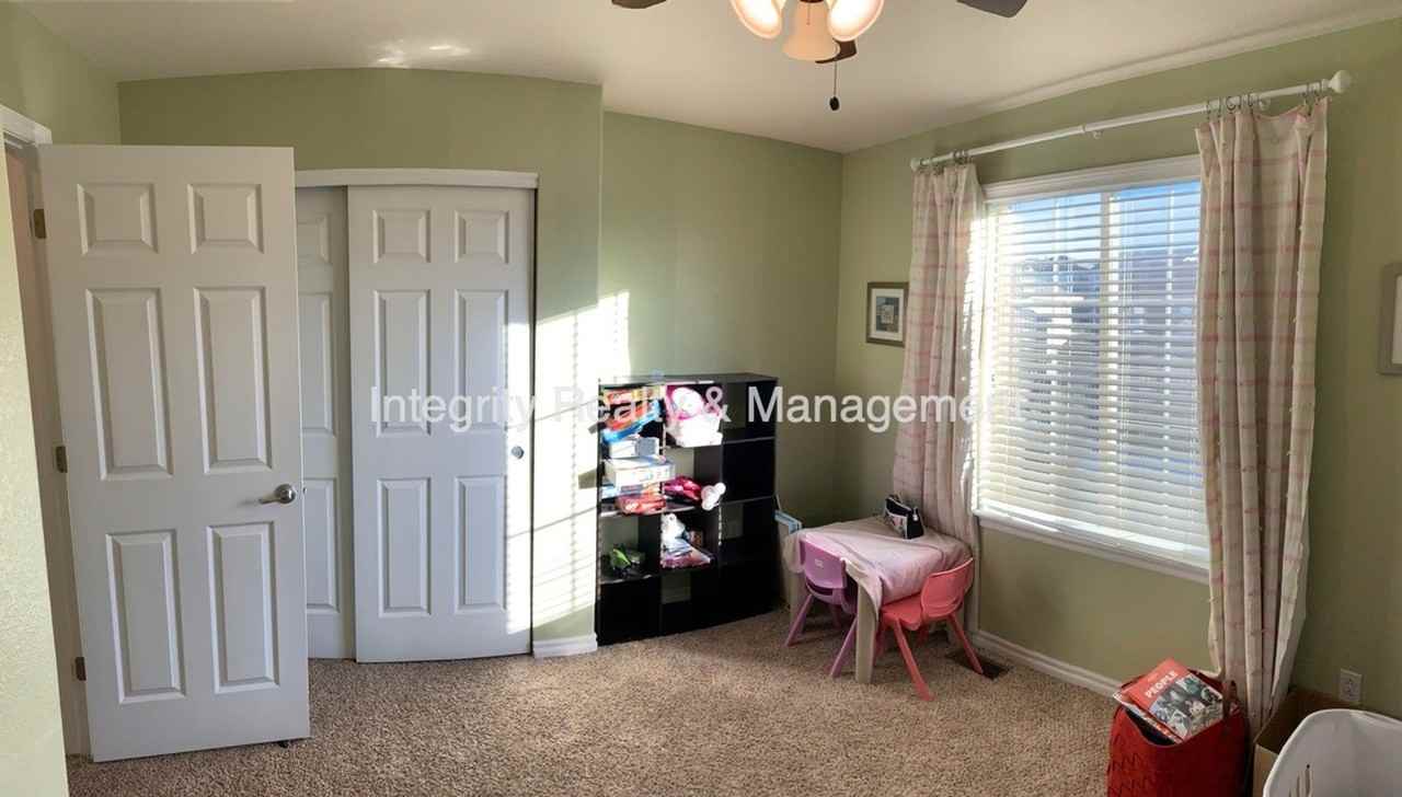 3025 Redhaven Way - Photo 5 of 28