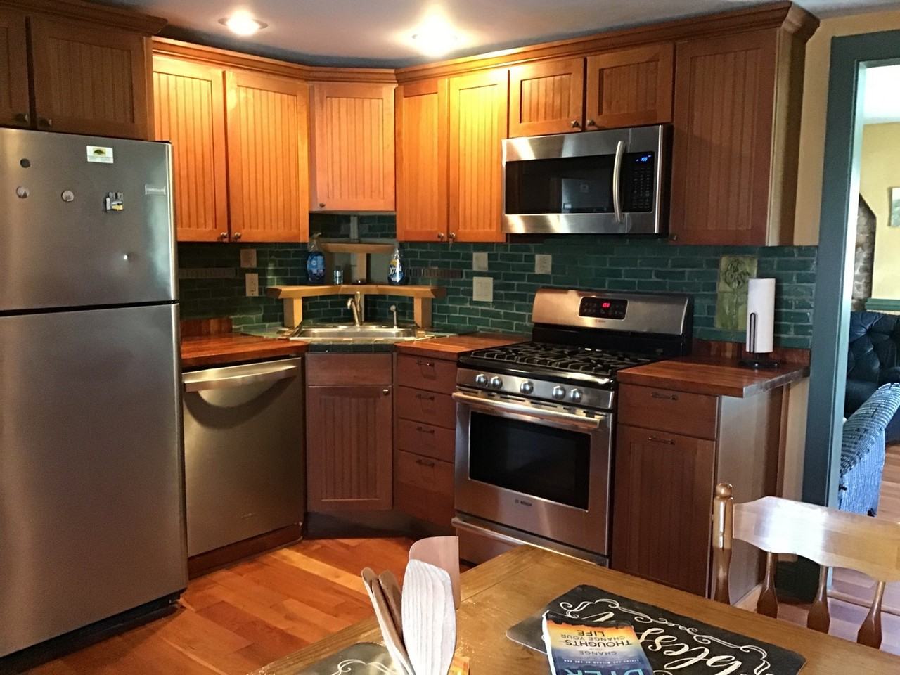 205 Fuller St - Photo 4 of 21