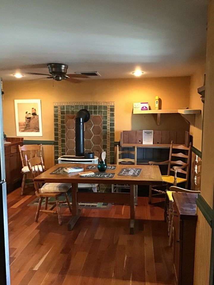 205 Fuller St - Photo 7 of 21