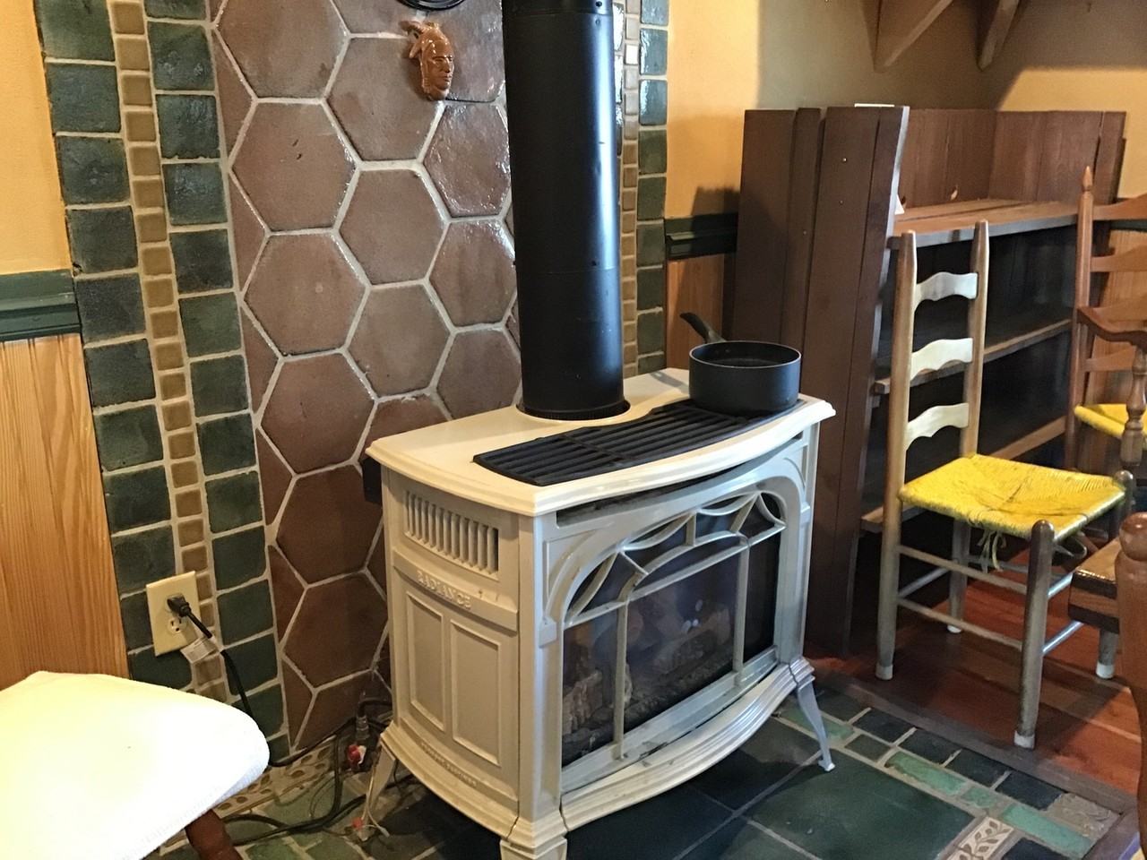 205 Fuller St - Photo 6 of 21