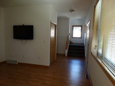 1169 14th Ave Se - Photo 2 of 17